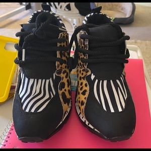 Used Steve Madden Cliff Sneakers size 6.5